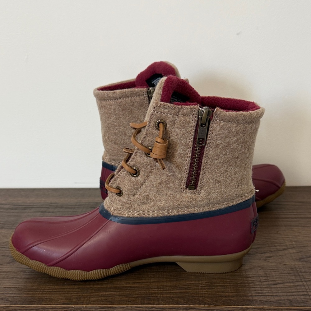 Sperry Burgundy and Beige Duck Boots - Picture 4 of 6